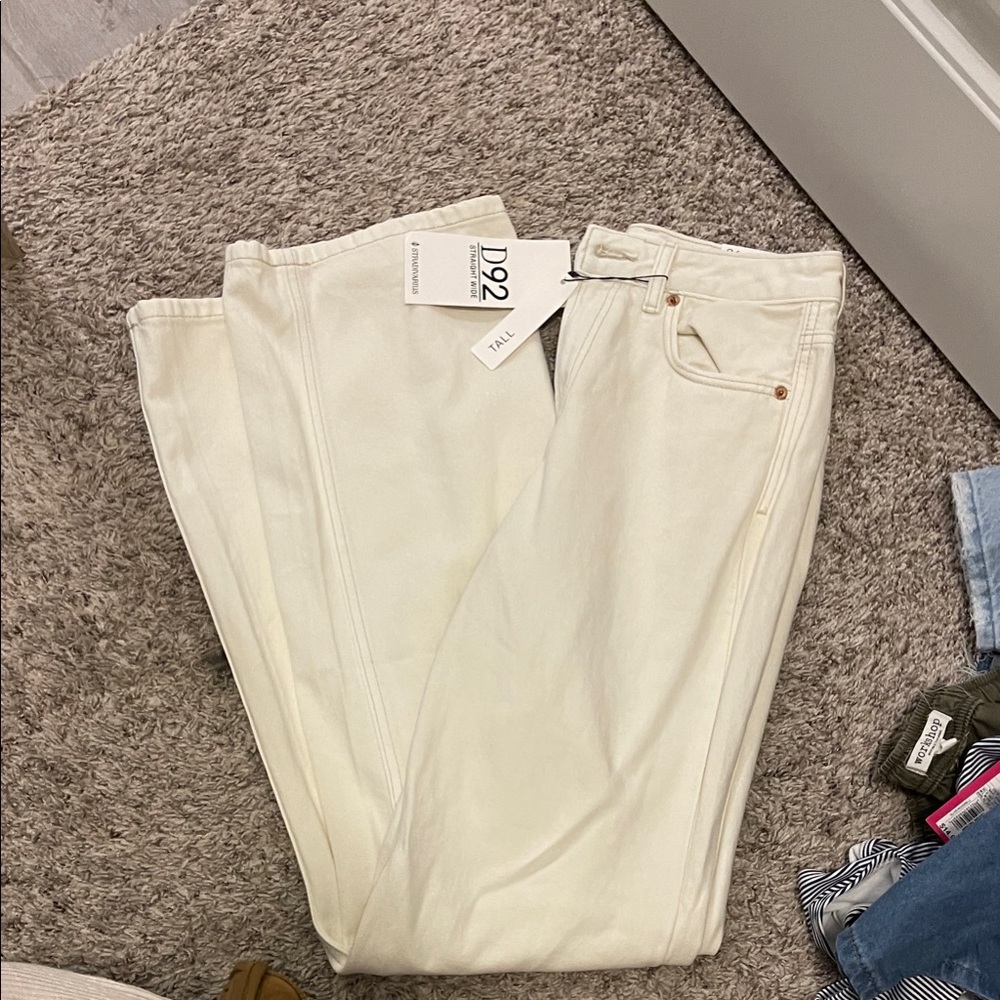Stradivarius Women's Off-White Straight Leg Jeans (TALL)